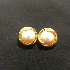 Gold Tone and Pearl accent earrings